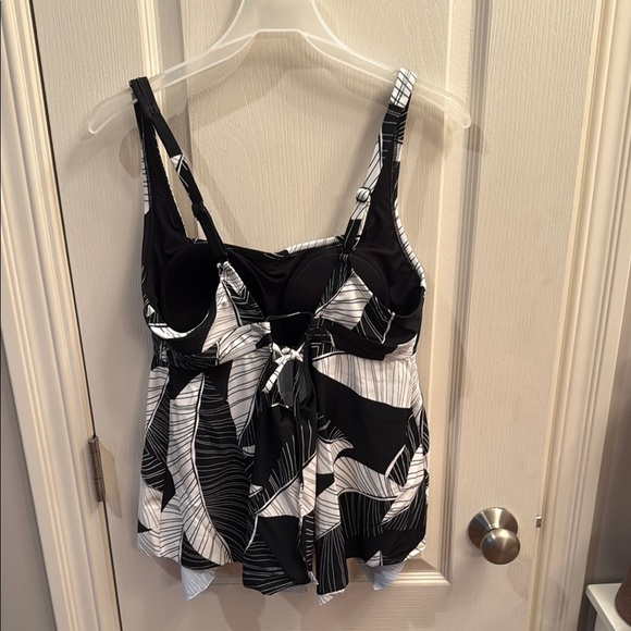 Kona Sol Black and White Patterned Women's Top. Womens size L 12-14 - Picture 4 of 5